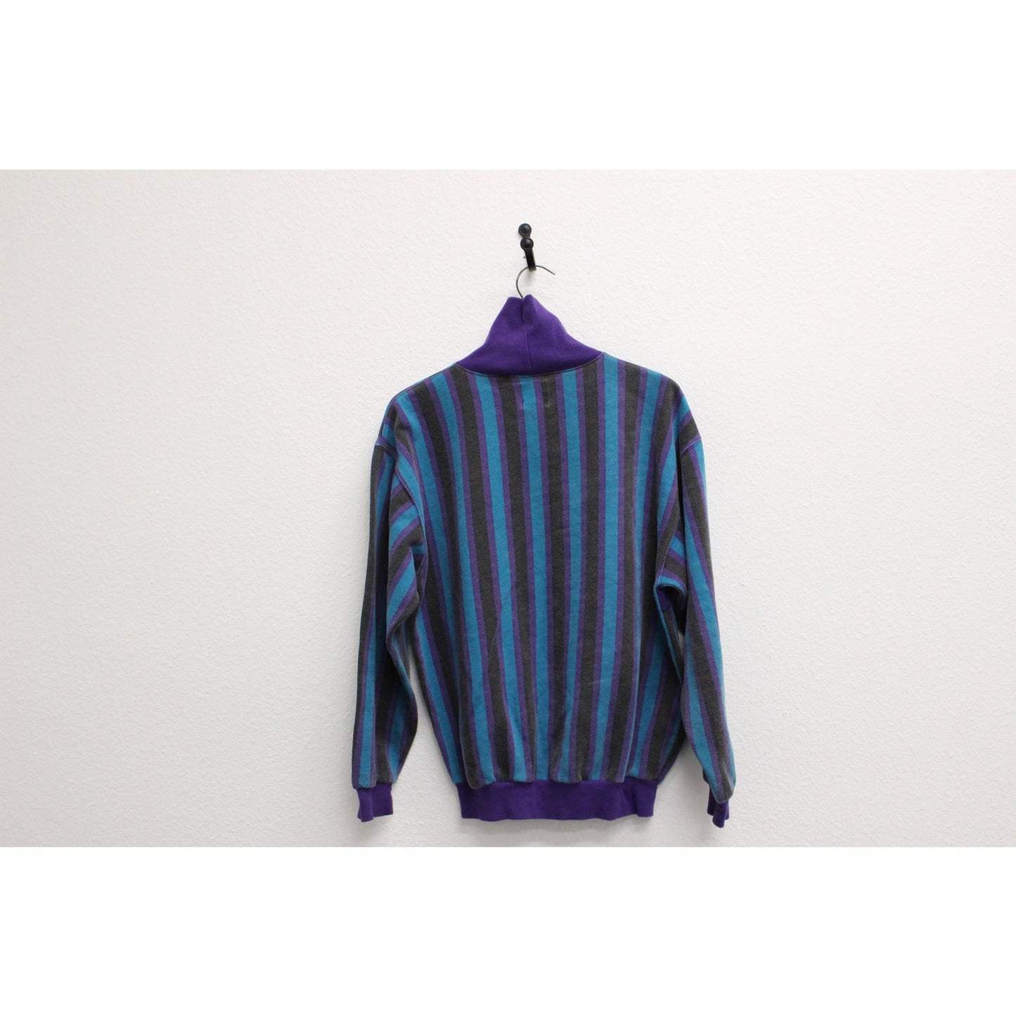 Vintage IOU Fashion Brand Striped Sweatshirt Small