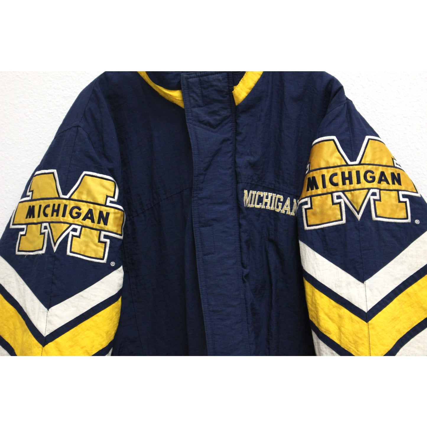 Vintage University of Michigan Wolverines Windbreaker Starter Jacket Large