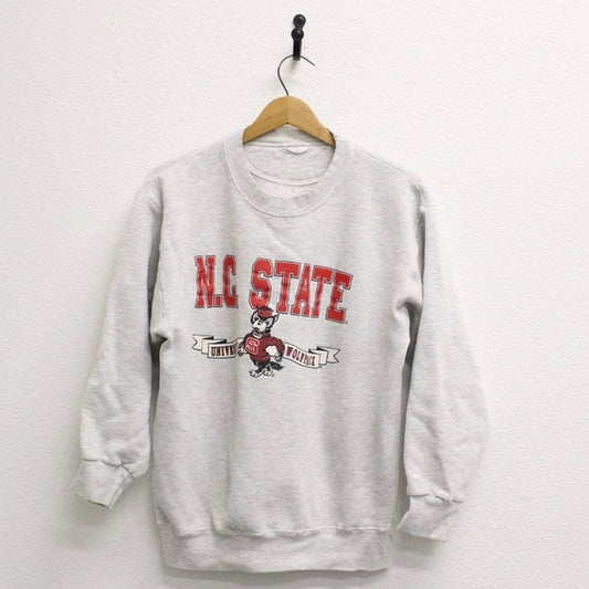Vintage North Carolina State University Wolfpack Sweatshirt Medium