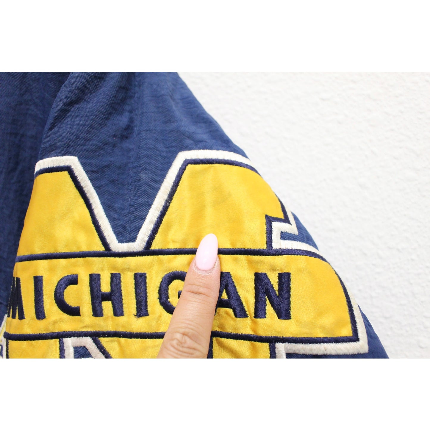 Vintage University of Michigan Wolverines Windbreaker Starter Jacket Large