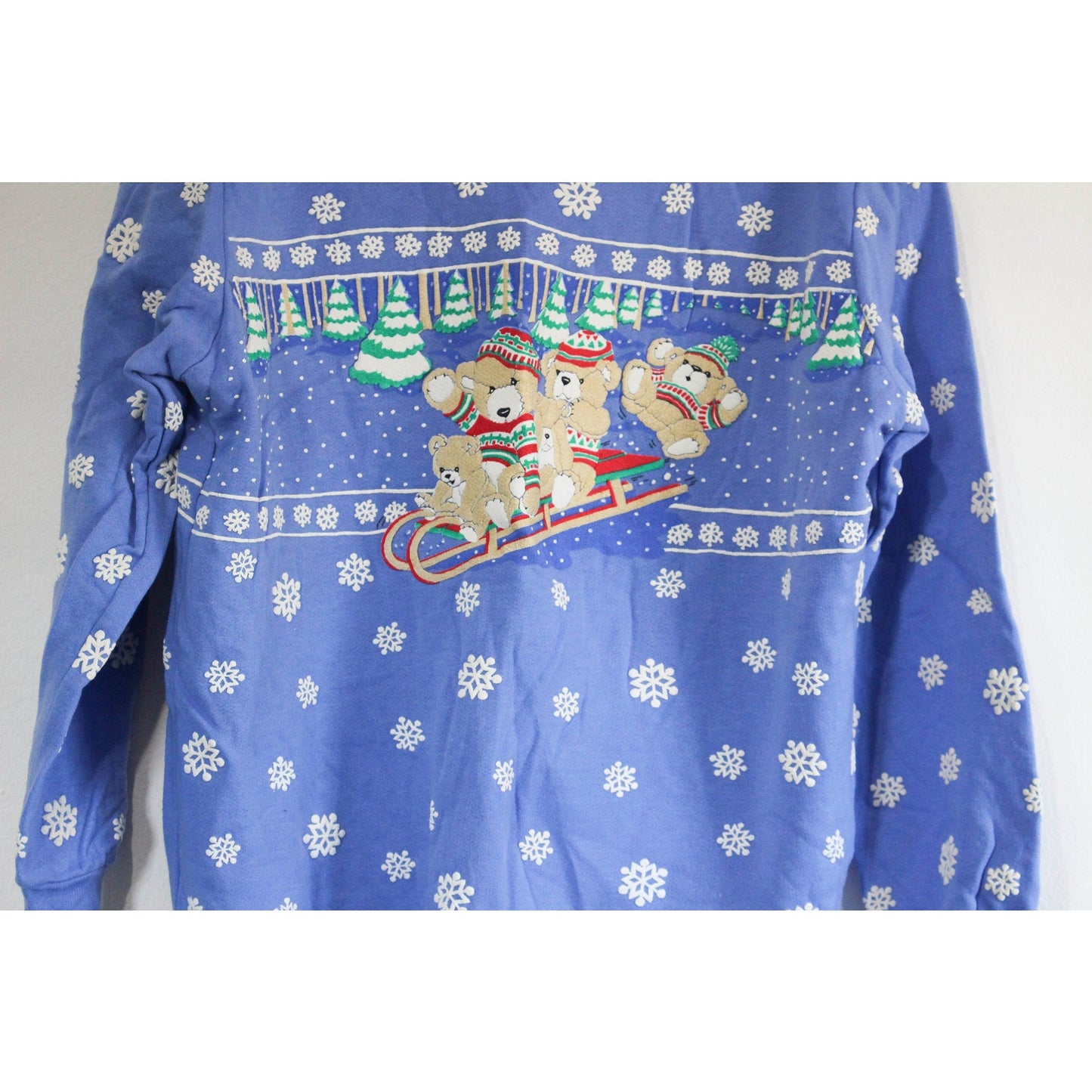 Vintage Teddy Bear Sledding Christmas Sweatshirt Medium