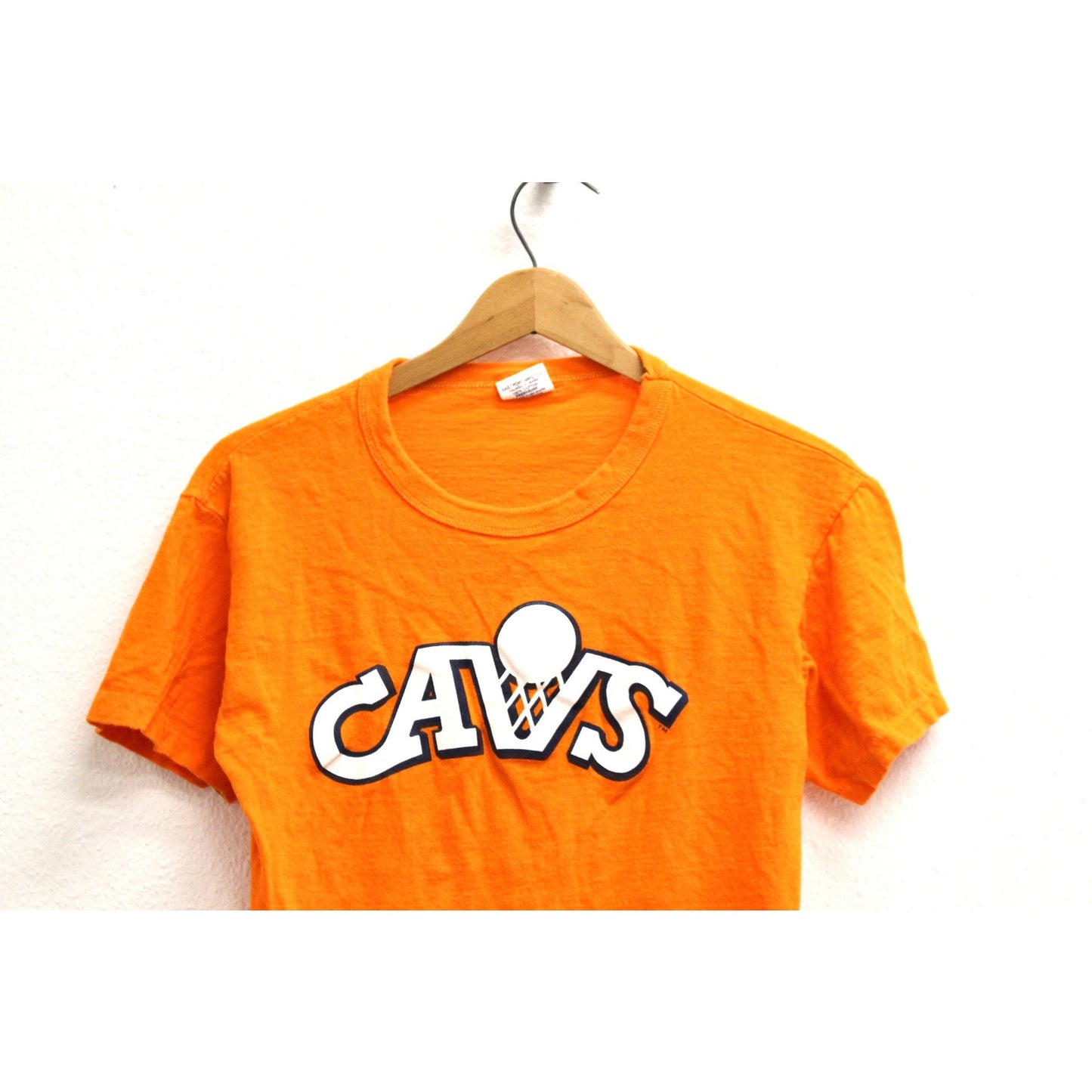 Vintage Cleveland Cavs Cavaliers Basketball T Shirt Medium