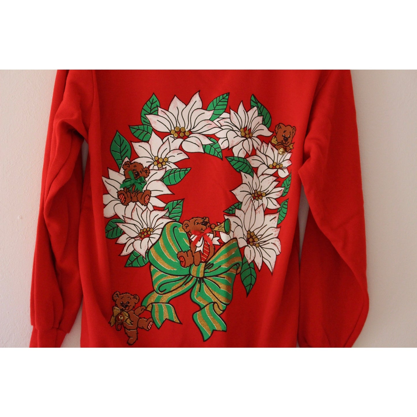 Vintage Merry Christmas Teddy Bear Wreath Sweatshirt Medium