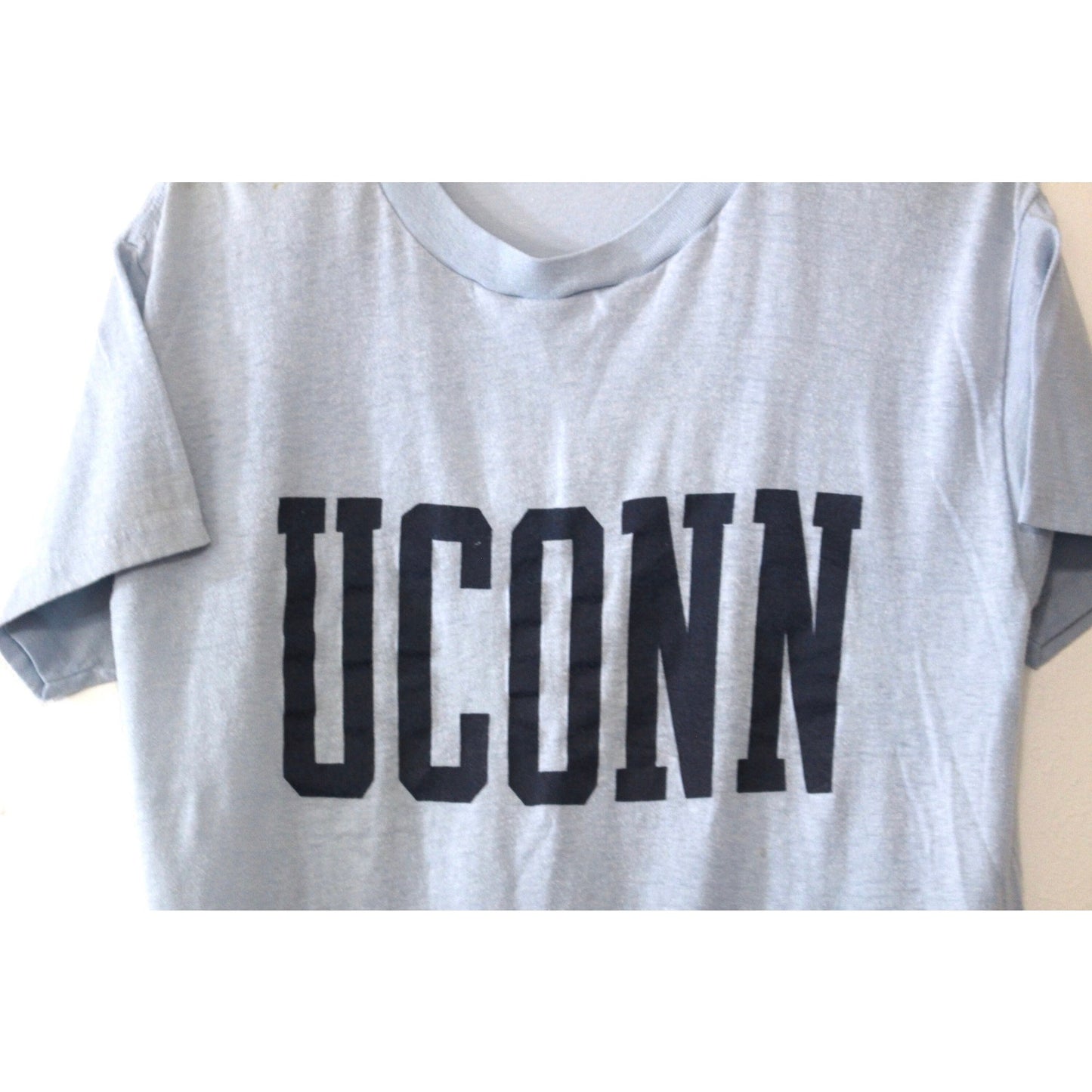 Vintage University of Connecticut Huskies T Shirt XL