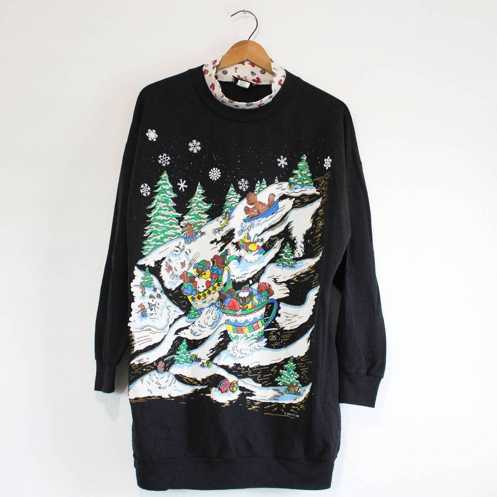 Vintage Animals Sledding Christmas Sweatshirt Medium